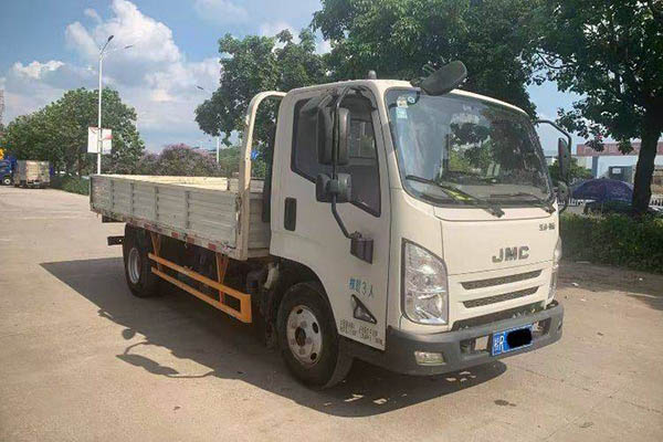 Jiangling Kaiyun mid-size luxury truck, 129 hp, 4.155 m, AMT automatic transmission, single-row flatbed light truck, single axle, used Jiangling truck for sale