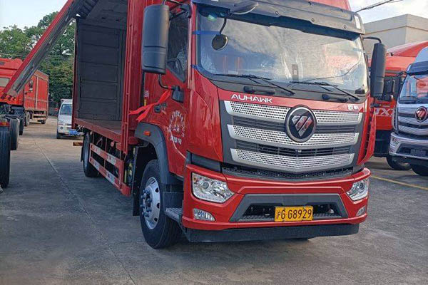 Foton Auman AR Series 240HP 4X2 6.8m High-Roof Single-Axle Van Truck. Used Foton Cummins Truck for sale