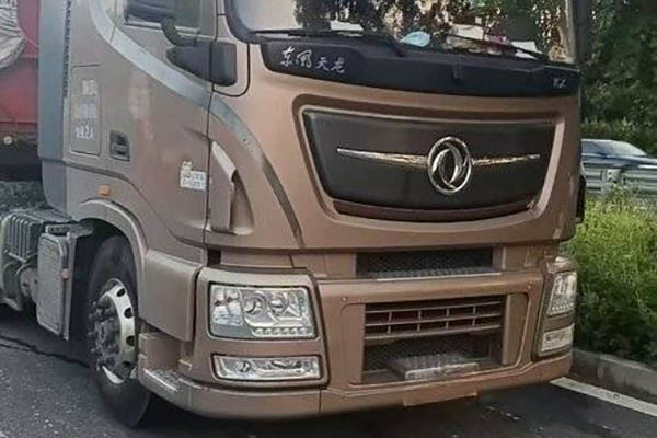 Dongfeng Commercial Vehicles Tianlong Flagship KX 560HP 6X4 tractor (National V) dual-drive Dongfeng used tractor for sale