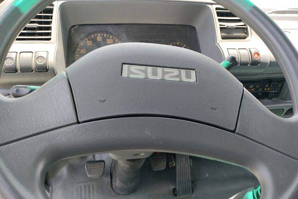 Jiangling Shunda wide-body standard model, 116 hp, 4.02m single-row van light truck, single axle. Used Jiangxi Isuzu truck in China