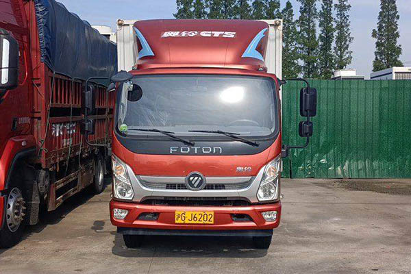 good Foton Auman CTS 170HP 6.15m single-row van light truck with single axle. Used Foton Cummins truck