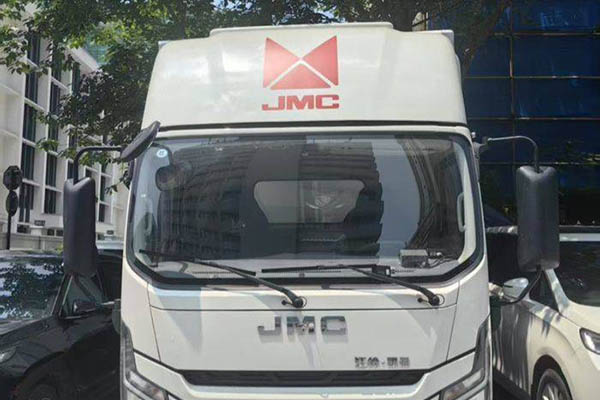 good Jiangling Kaiyun Blue Whale Heavy Duty Standard Model 129HP 3.68m Displacement Semi-van Light Truck Single Axle Used Jiangling Truck