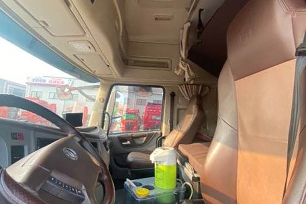 sale Dongfeng Commercial Vehicles Tianlong flagship KX 560hp 6x4 tractor (China VI) dual-drive used Dongfeng Cummins tractor