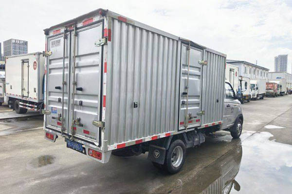 Foton Xiangling V3 1.6L 122HP 3.7m single-row van mini truck, single axle, used Dong'an truck for sale