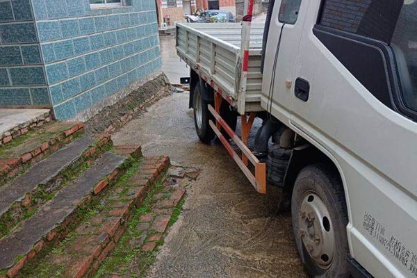 Jiangling Shunda narrow-body, 129 hp, 3.21m long, single-axle dump truck. Used Isuzu dump truck from Jiangxi for sale