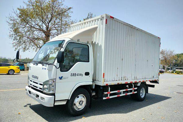 Jiangling Shunda wide-body standard model, 116 hp, 4.02m single-row van light truck, single axle. Used Jiangxi Isuzu truck
