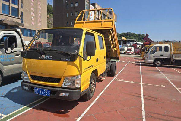Jiangling Shunda 116HP 4X2 3.19m single axle dump truck. Used Qingling Isuzu dump truck