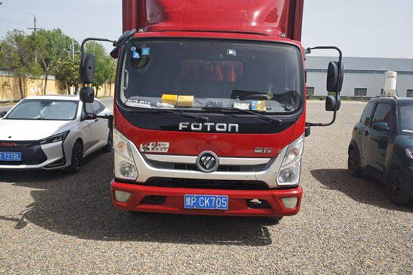 good Used Foton Auman Express 150HP 4.14m single-row van light truck with single axle and Cummins engine