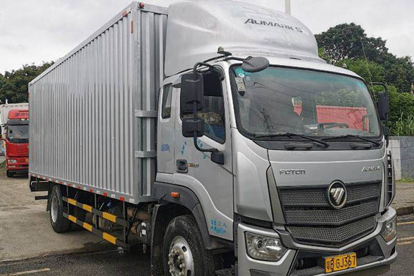 Used Foton Aumark 5 Series medium truck, standard version, 170 hp, 4x2, 7.75m box truck, single axle, Cummins for sale