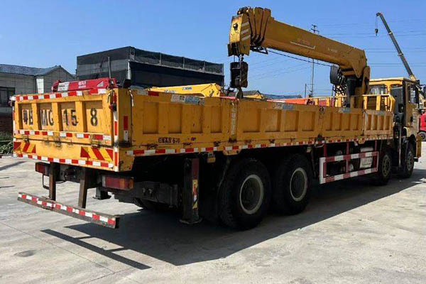 Truck-mounted crane for Shacman Heavy Truck Delong New M3000 350 8.4 8X4 in China