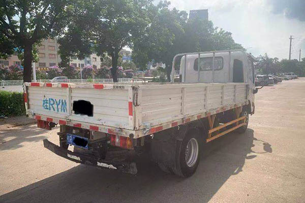 Jiangling Kaiyun mid-size luxury truck, 129 hp, 4.155 m, AMT automatic transmission, single-row flatbed light truck, single axle, used Jiangling truck in China