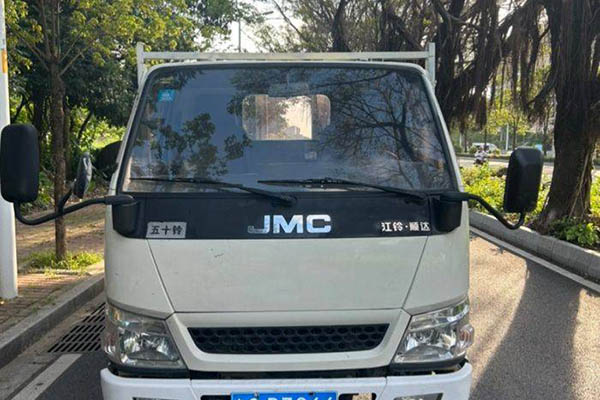 good Jiangling Xin Shunda 109HP 4.22m single-row flatbed light truck, single axle. Used Jiangling truck