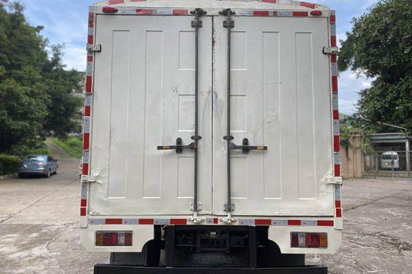 sale Jiangling Kaiyun Powerful Edition Deluxe Edition 152HP 4.045m Single-row Stakes Light Truck Single-axle Used Jiangling Truck