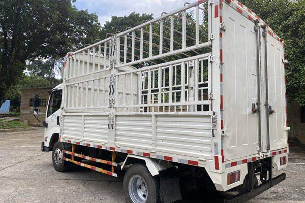 Jiangling Kaiyun Powerful Edition Deluxe Edition 152HP 4.045m Single-row Stakes Light Truck Single-axle Used Jiangling Truck for sale