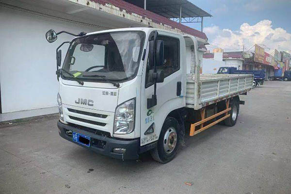 Jiangling Kaiyun mid-size luxury truck, 129 hp, 4.155 m, AMT automatic transmission, single-row flatbed light truck, single axle, used Jiangling truck
