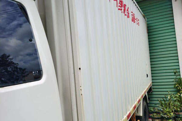 sale Jiangling Xin Shunda 116HP 3.7m single-row van light truck with single axle. Used Jiangling truck