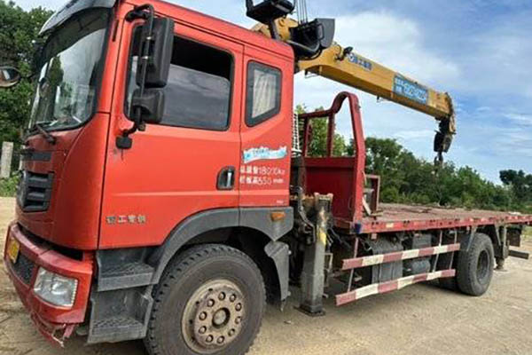 Dongfeng Truck-Mounted Crane Dongfeng Chassis 200 6.5 4X2