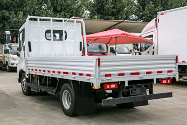 BYD T5 Fortune Edition 4.5T 4.005m single-row plug-in extended-range hybrid flatbed light truck in China