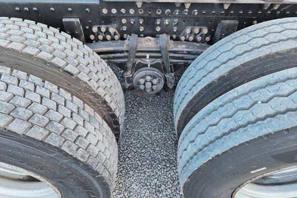 sale Shacman Heavy Duty Truck Delong M3000 440HP 6X4 tractor (National V) dual-drive Cummins used tractor