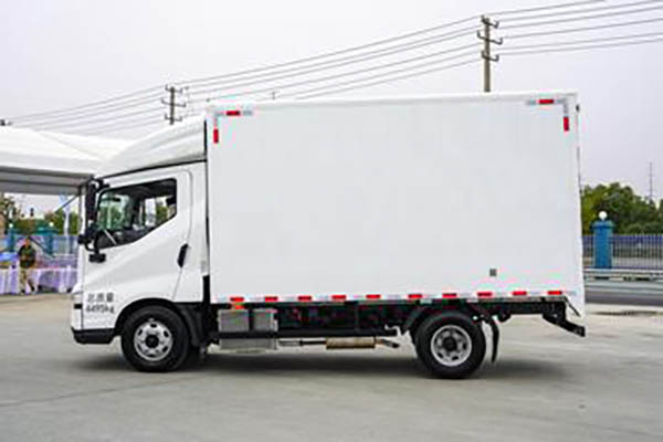 BYD T5DM Fortune Edition 4.03m single-row plug-in extended-range hybrid van light truck in China
