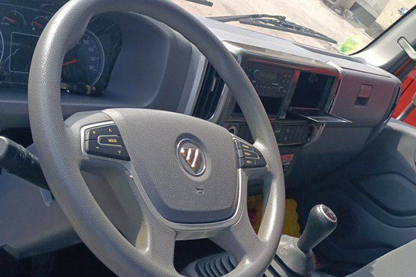 Foton Auman CTS 170HP 6.15m single-row van light truck with single axle. Used Foton Cummins truck in China