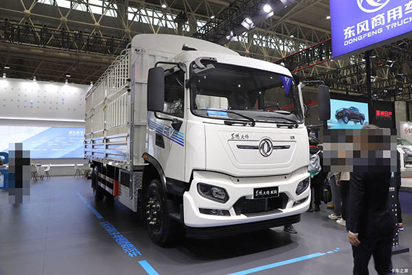 Dongfeng Commercial Vehicles Tianjin KR 18T 4x2 6.8m semi-row electric cargo truck