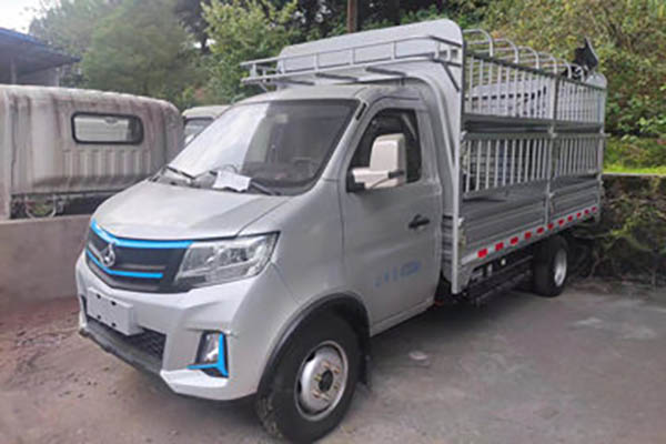 Changan X3 PLUS EV Standard Range Edition 4T 3.6m Single-row Pure Electric Cabin Mini Truck