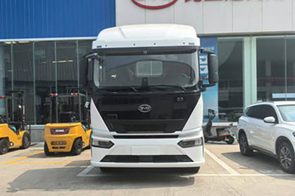 BYD Q3 6X4 Pure Electric Tractor Truck Fudi 637kWh