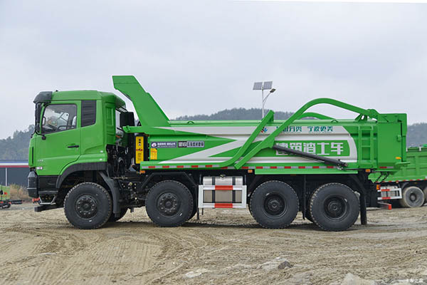 Dongfeng Commercial Vehicles Tianlong KC heavy-duty truck, 350 hp, 8x4, 6m dump truck in China