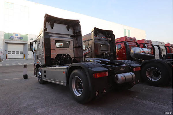 sale FAW Jiefang J6E tractor truck