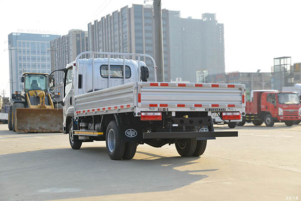 sale FAW Jiefang light truck Lingtu cargo truck