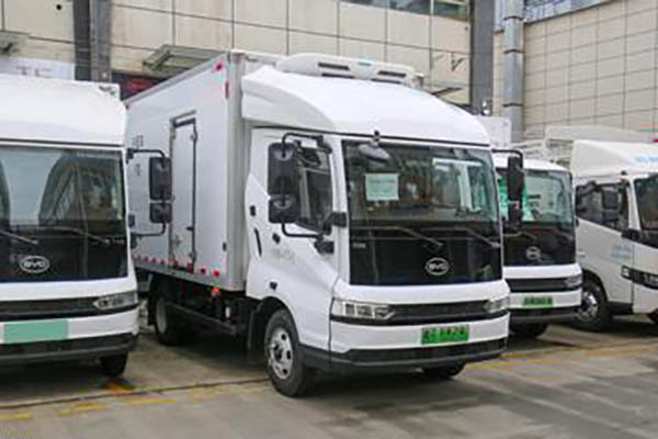 BYD T5 Fortune Edition 4.5T 3.94m single-row plug-in extended-range hybrid refrigerated truck 18.3kWh for sale
