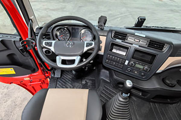sale Dongfeng Commercial Vehicles Tianlong KL Sailing Edition 2.0 490HP 6X4 Dangerous Goods Tractor