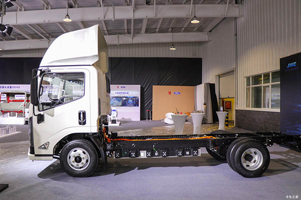 Jiangling Lexing E-Road Electric Cargo Truck in China