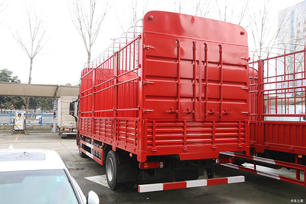 Qingdao Jiefang JK6 truck in China