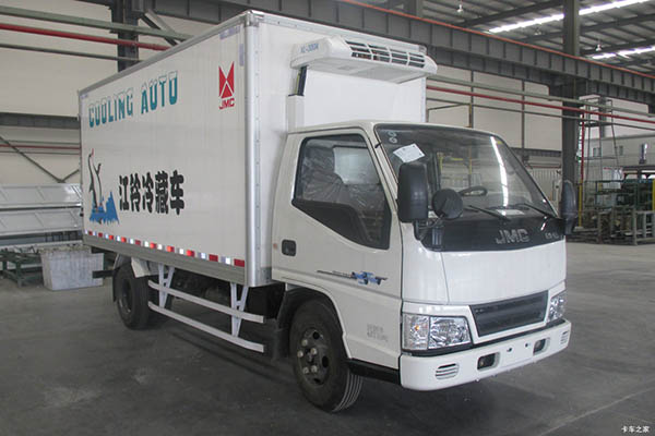 Jiangling Shunda narrow-body refrigerated truck