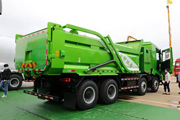 BYD T31 31T 8x4 5.6m pure electric dump truck (BYD3310C2EV1) in China