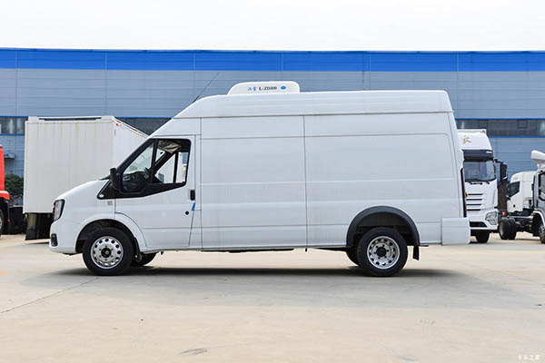 Jiangling Motors Fushun Refrigerated Truck in China