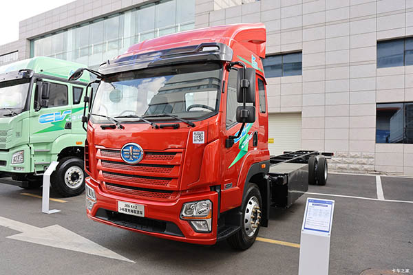 Qingdao Jiefang JK6 electric truck