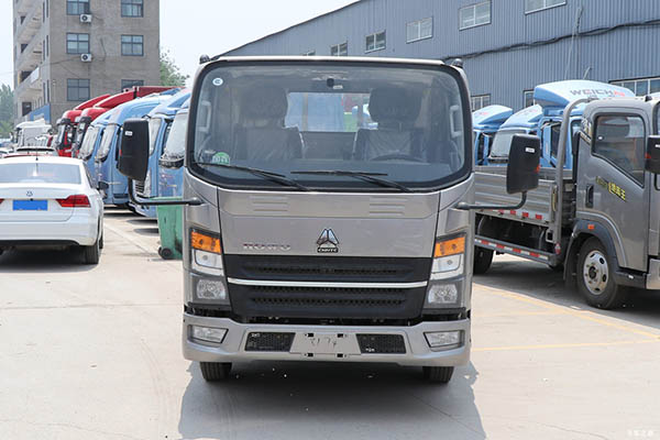good Sinotruk HOWO light truck Hanjiang M cargo truck