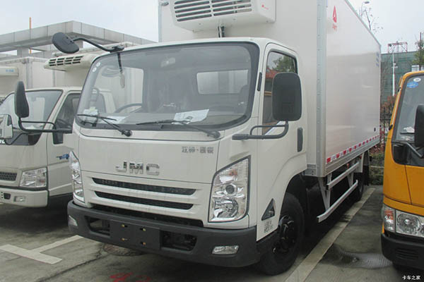 Jiangling Motors Kairui EV electric refrigerated truck in China