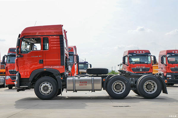 Sinotruk HOWO TX tractor truck in China