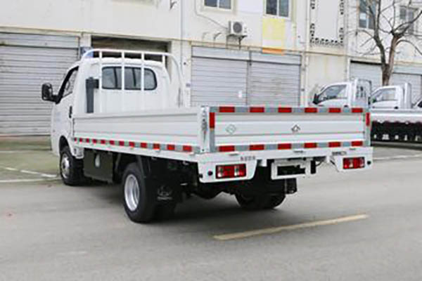 sale Changan Leaper D5 2.0L 122hp CNG 3.7m single-row flatbed mini truck
