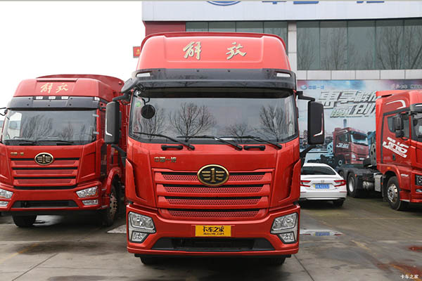 good Qingdao Jiefang JK6 truck