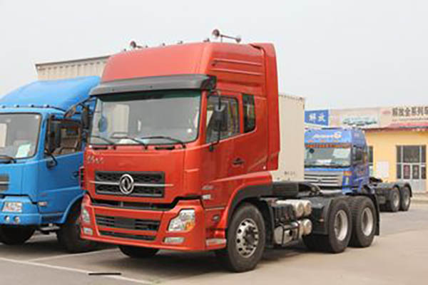 Dongfeng Commercial Vehicle Tianlong Heavy Truck 375HP 6X4 Tractor