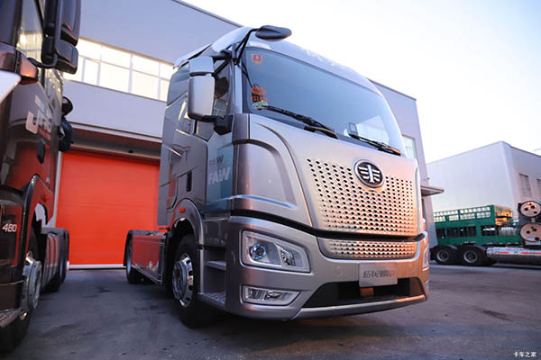 FAW Jiefang J6E tractor truck for sale