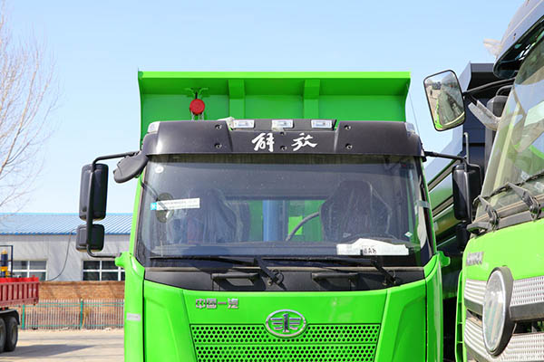 FAW Jiefang J6L dump truck in China