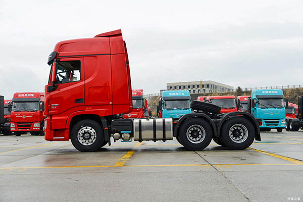 Dongfeng Commercial Vehicles Tianlong Flagship KX King Edition 680HP 6X4 AMT Automatic Transmission Tractor in China