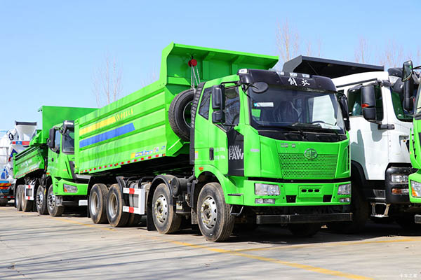 FAW Jiefang J6L dump truck
