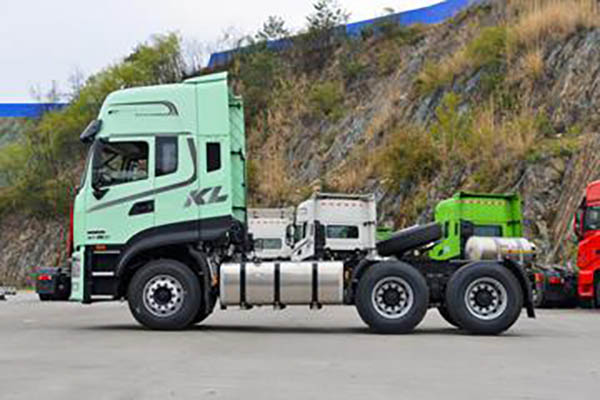 Dongfeng Commercial Vehicles Tianlong KL Heavy Truck, Sailing Edition 2.0, 490 HP, 6X4 Tractor in China